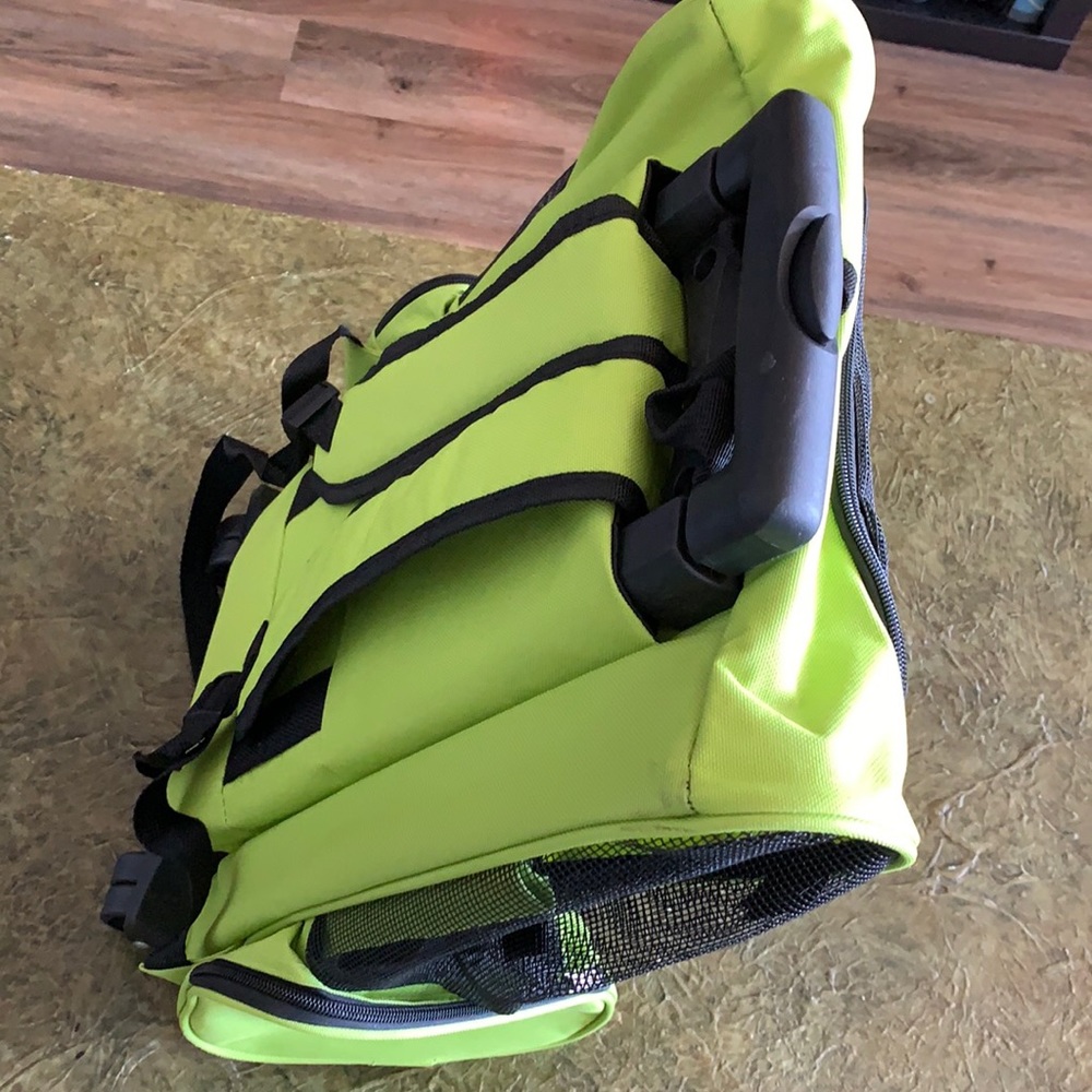 Pet Carrier Backpack with the wheels.Brand new.
